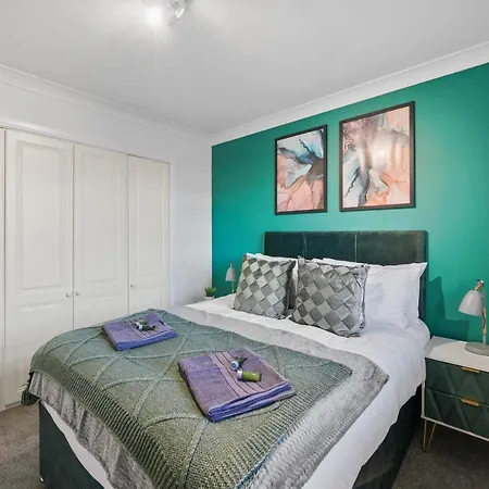 Lovely 4 Bedroom House In - Sleeps 10 * York